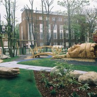 14. Giant‘s head and bench Frobisher Park St Marys Road, Peckham